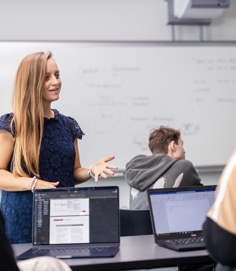 Lærer der underviser